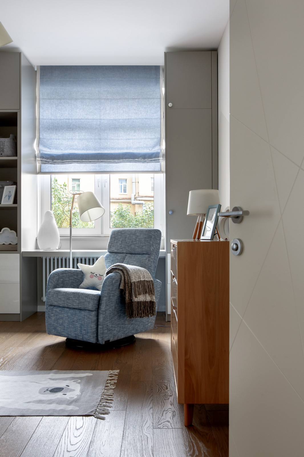 Трехкомнатная квартира в центре Петербурга