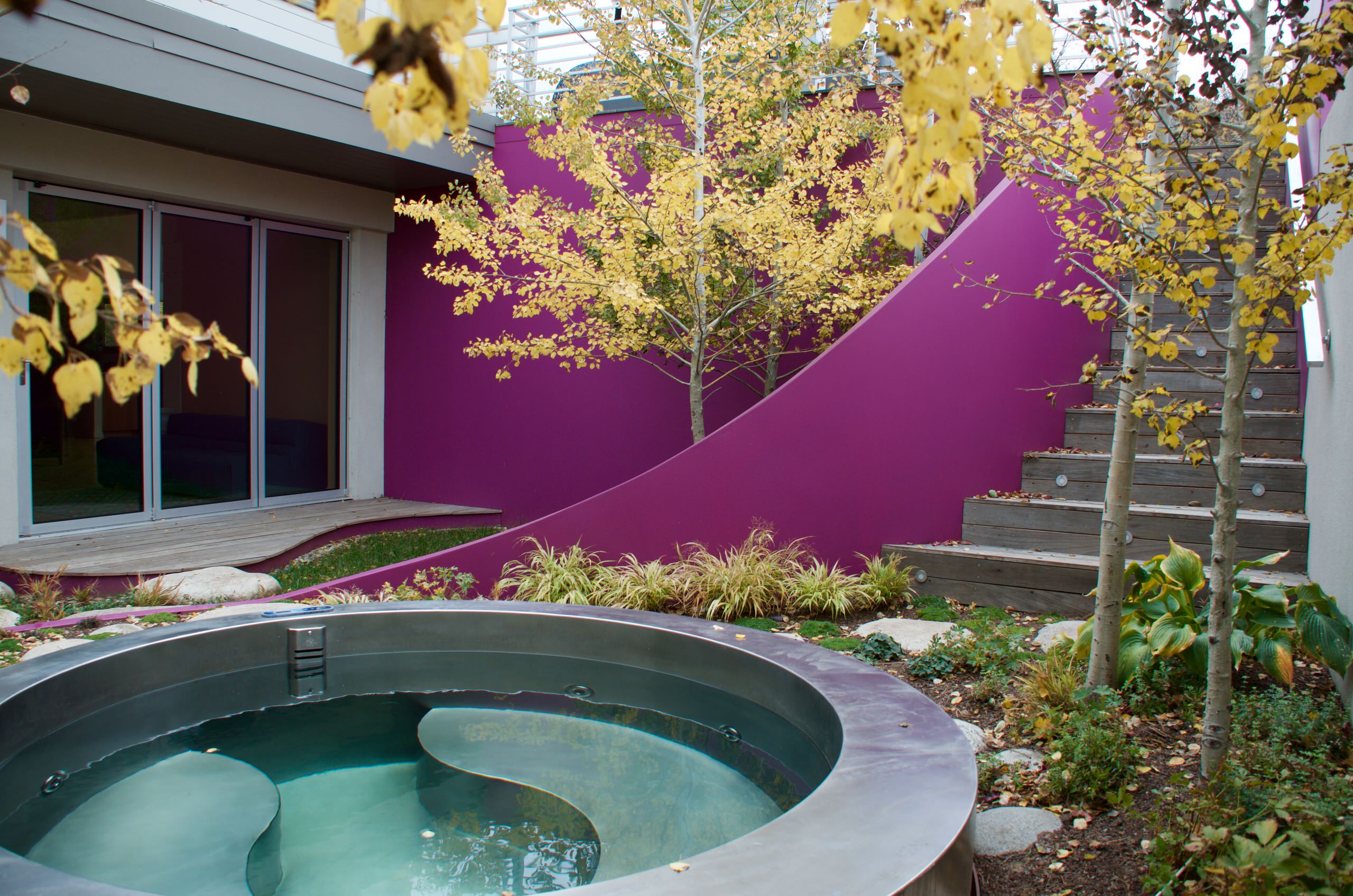 Добавьте цвета: Какой оттенок выбрать для забора?