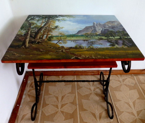 Стол с росписью