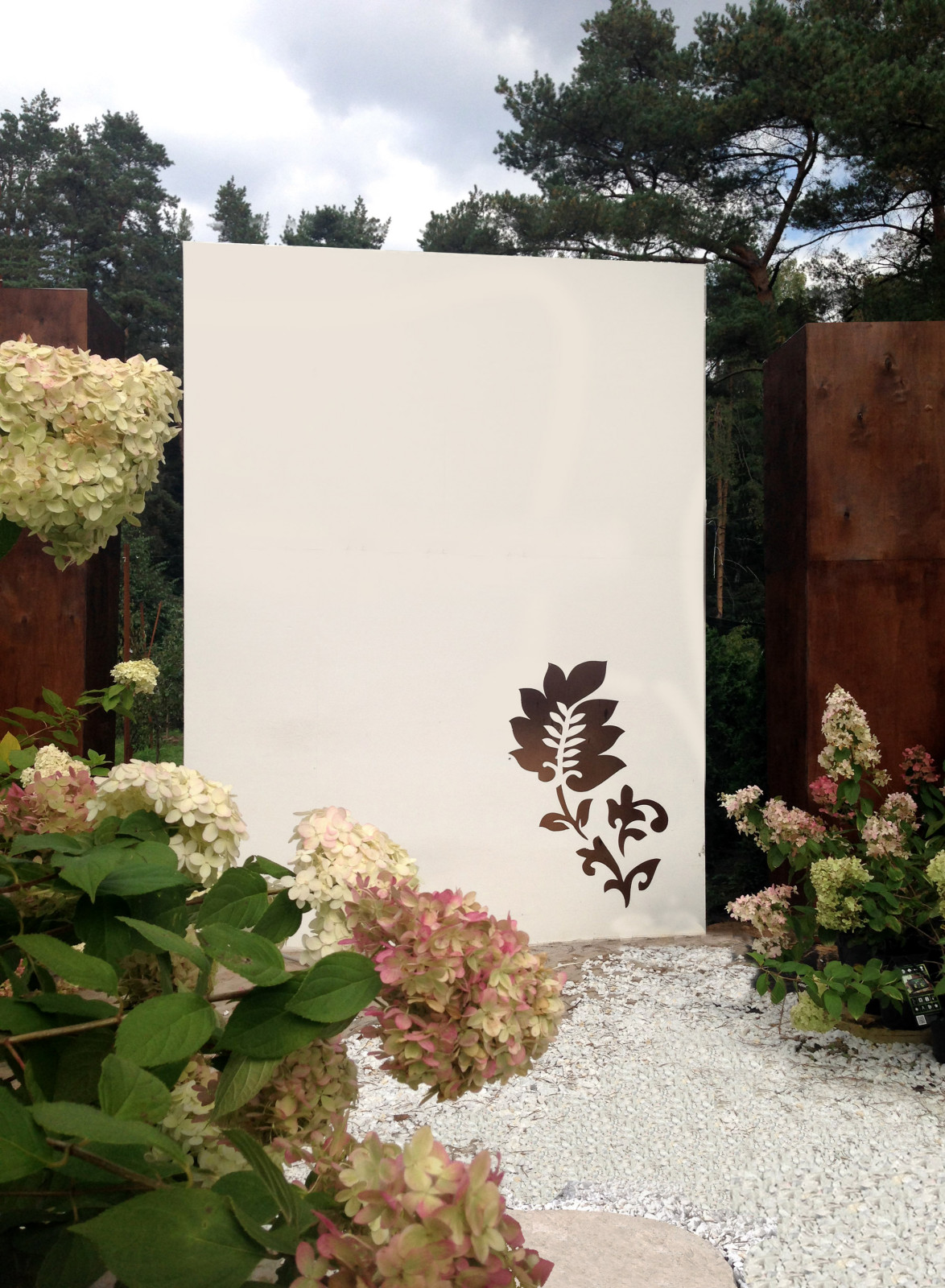 Static and Dynamic. Contemporary space. Выставочный сад