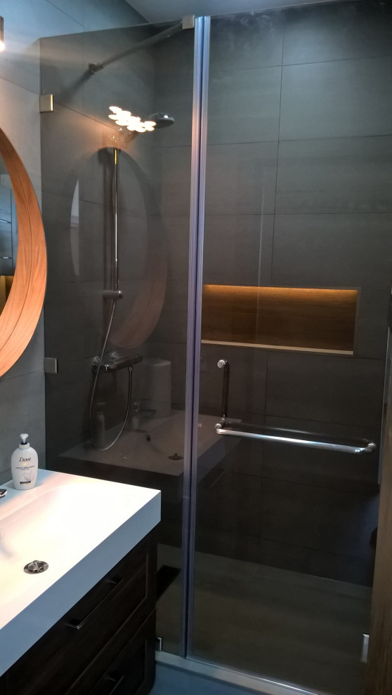 Санузел в тёмных тонах. ремонт 2к.кв в новостройке