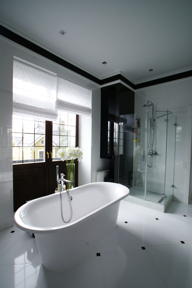 Монохромная ванная комната