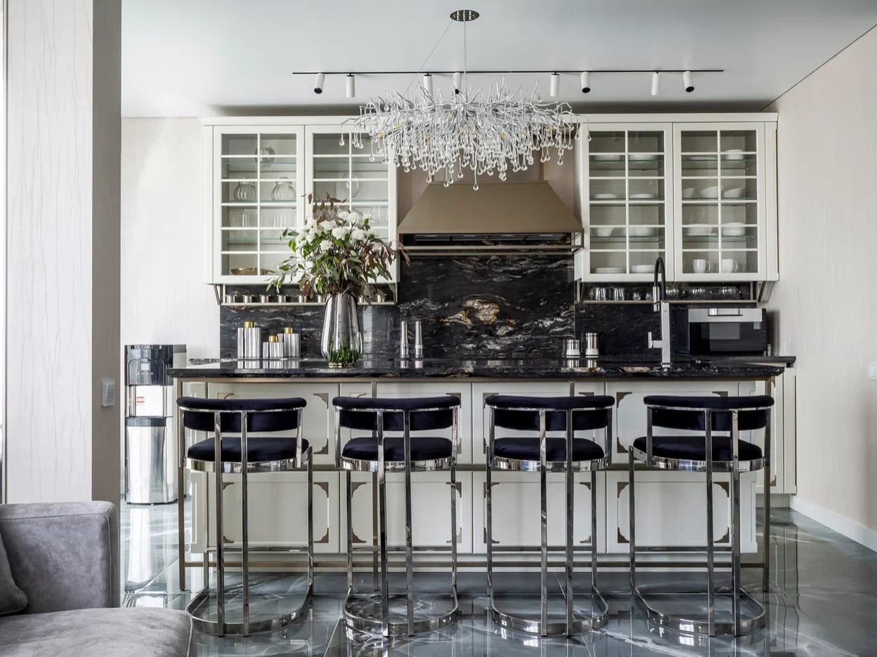 ИЗЫСКАННАЯ СДЕРЖАННОСТЬ