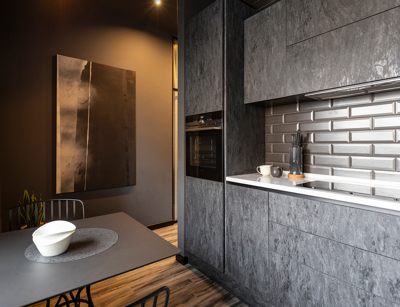 Мужской интерьер в оттенках чёрного