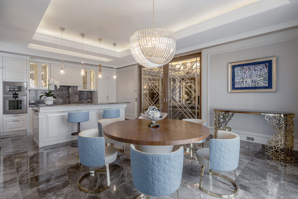 Interior of an apartment on Cote d'Azur. / Интерьер апартаментов в Ницце