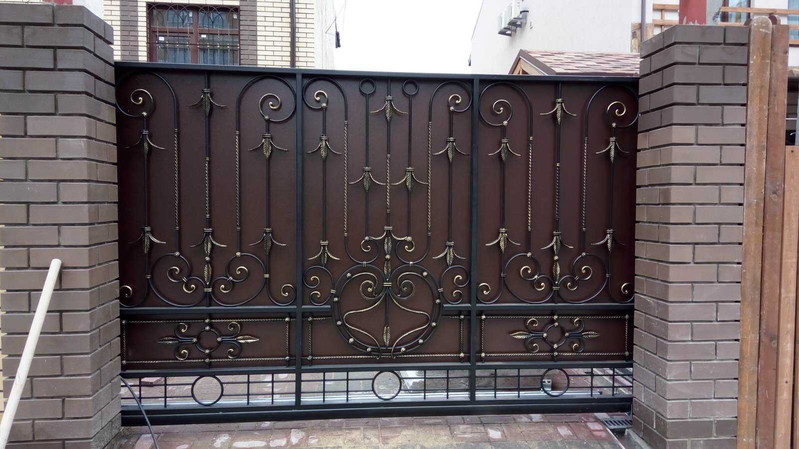 откатные кованые ворота, кованая калитка