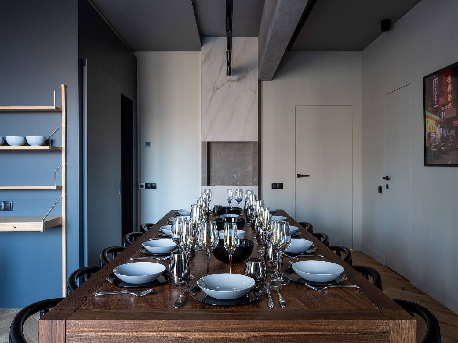 Встроенная вытяжка Konigin Flatbox Black 60 в ТВ проекте.