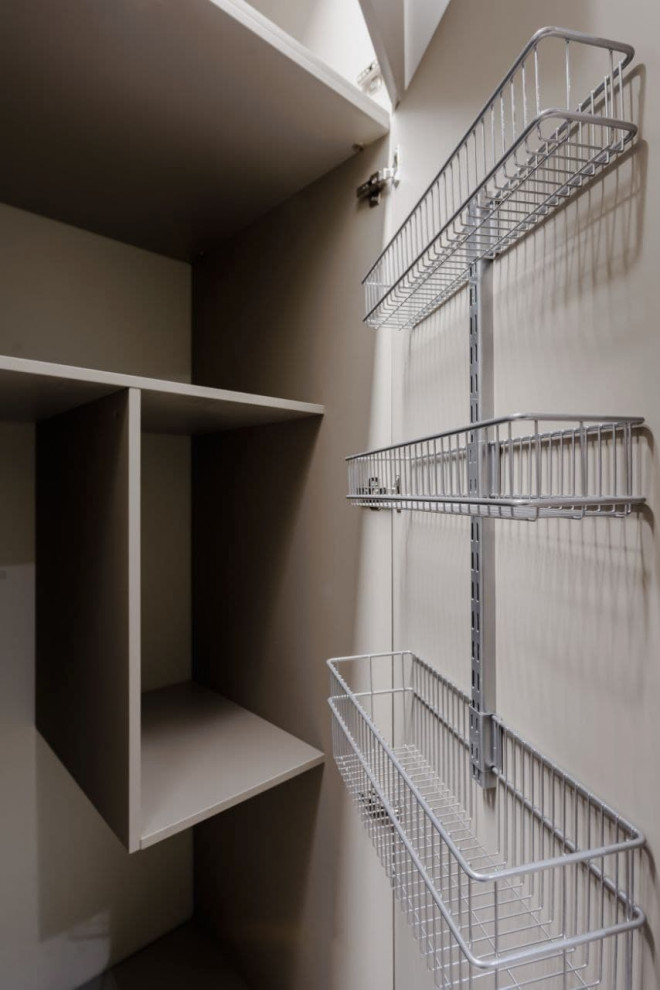 Шкаф в постирочную для стиральной и сушильной машин