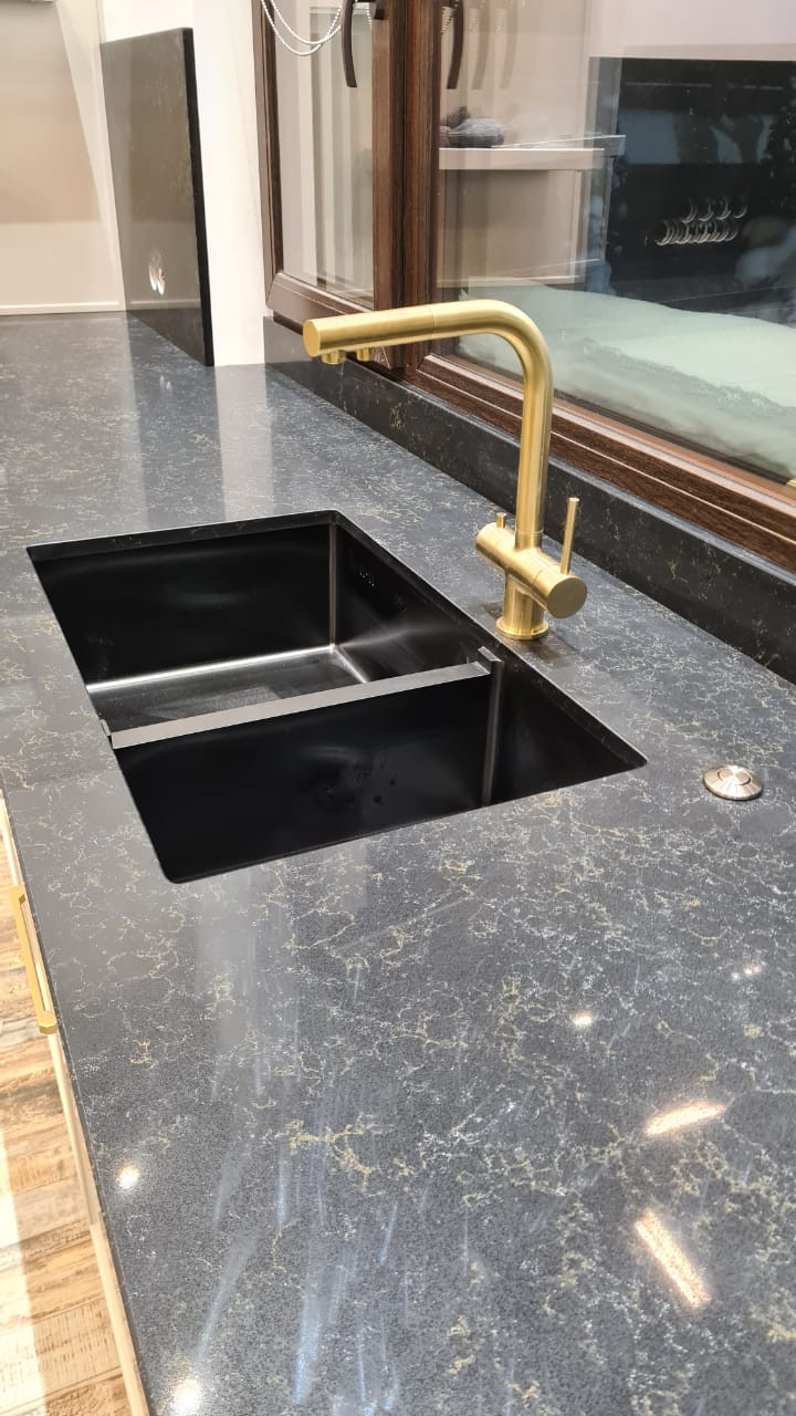 Столешница, стеновая панель, остров из кварцевого агломерата