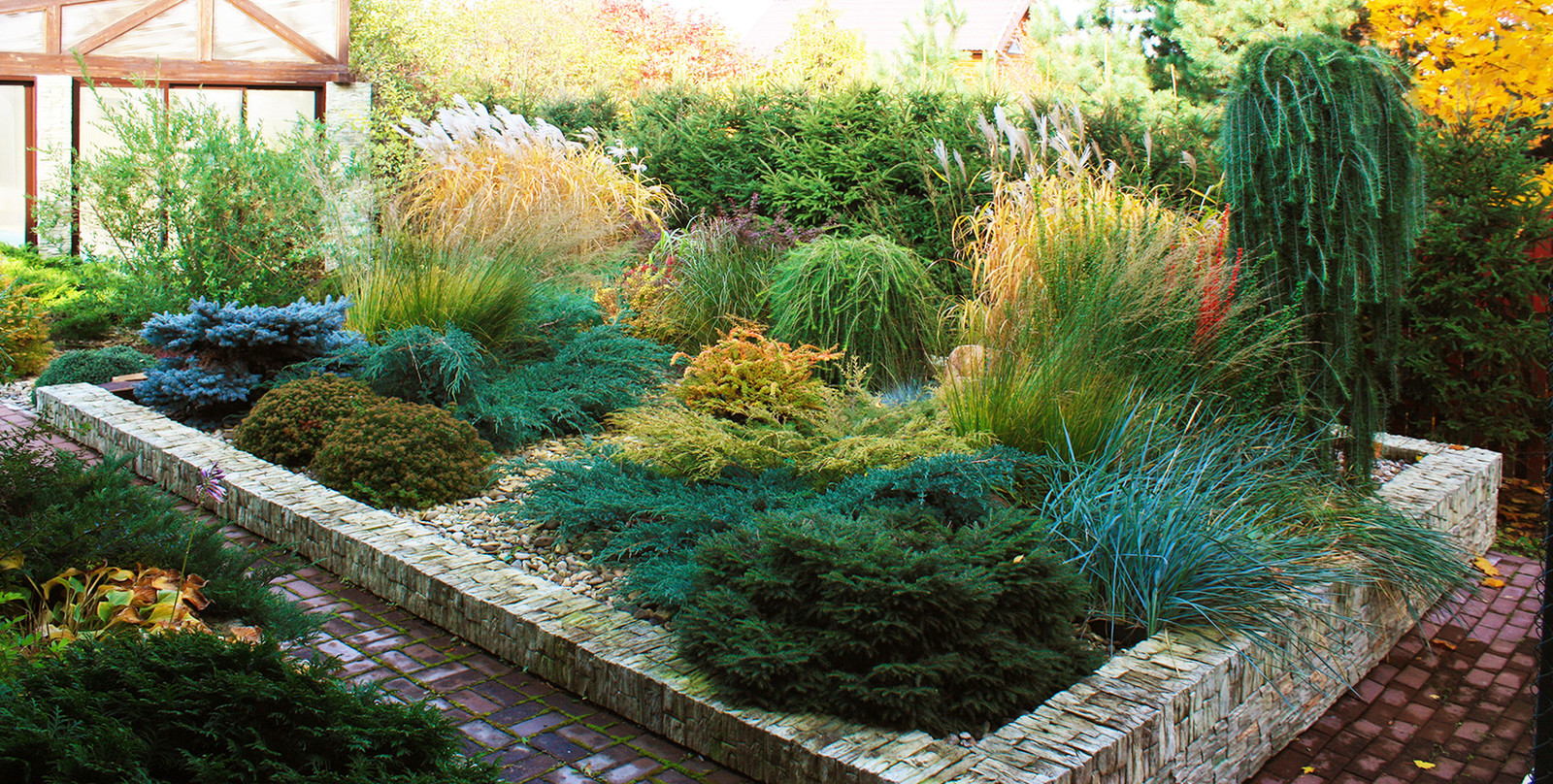 Ландшафтная композиция рокария в дизайне участка 10 соток.