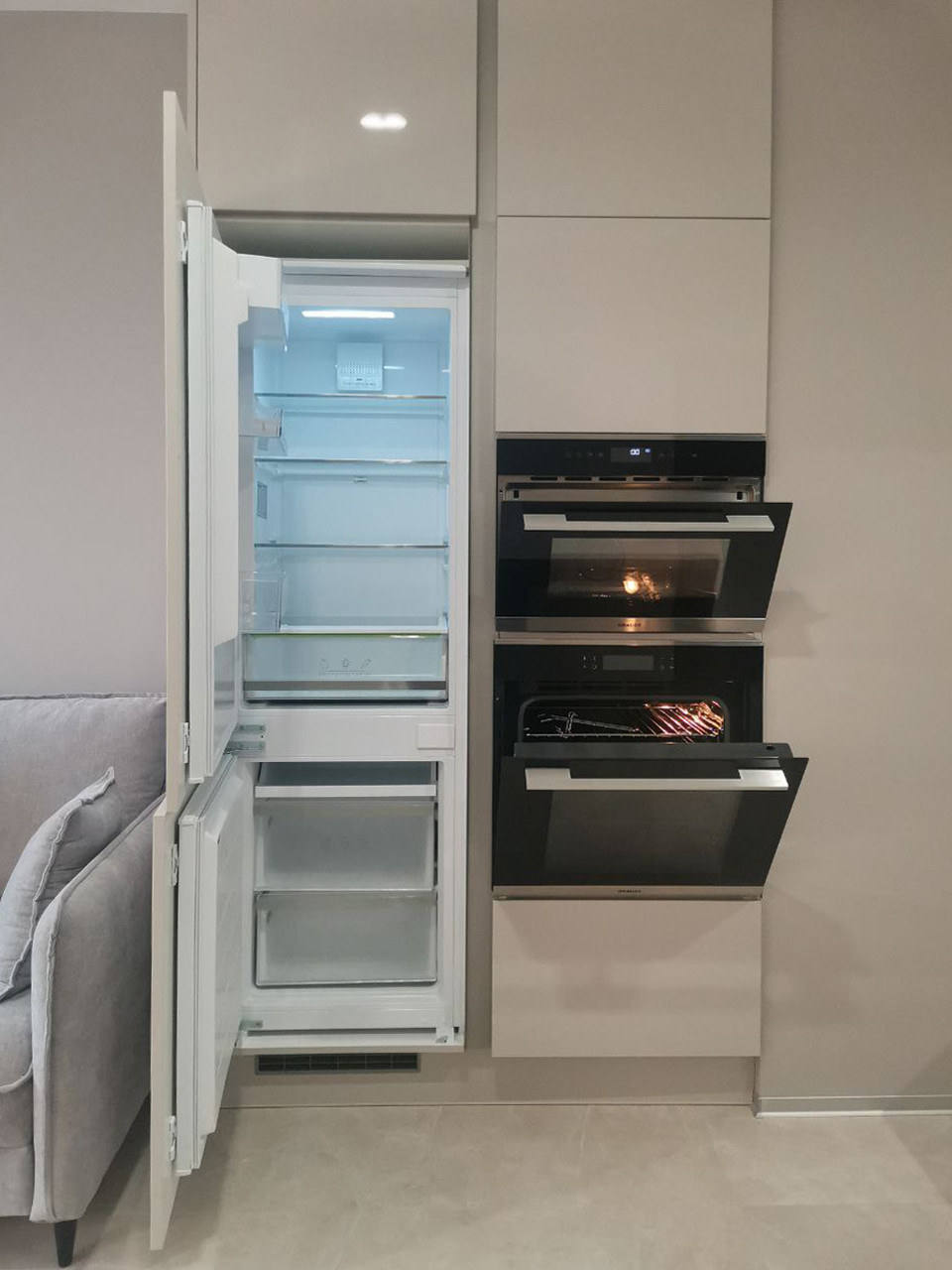 Кухня в современном стиле жк "Кутузовский Лайф"