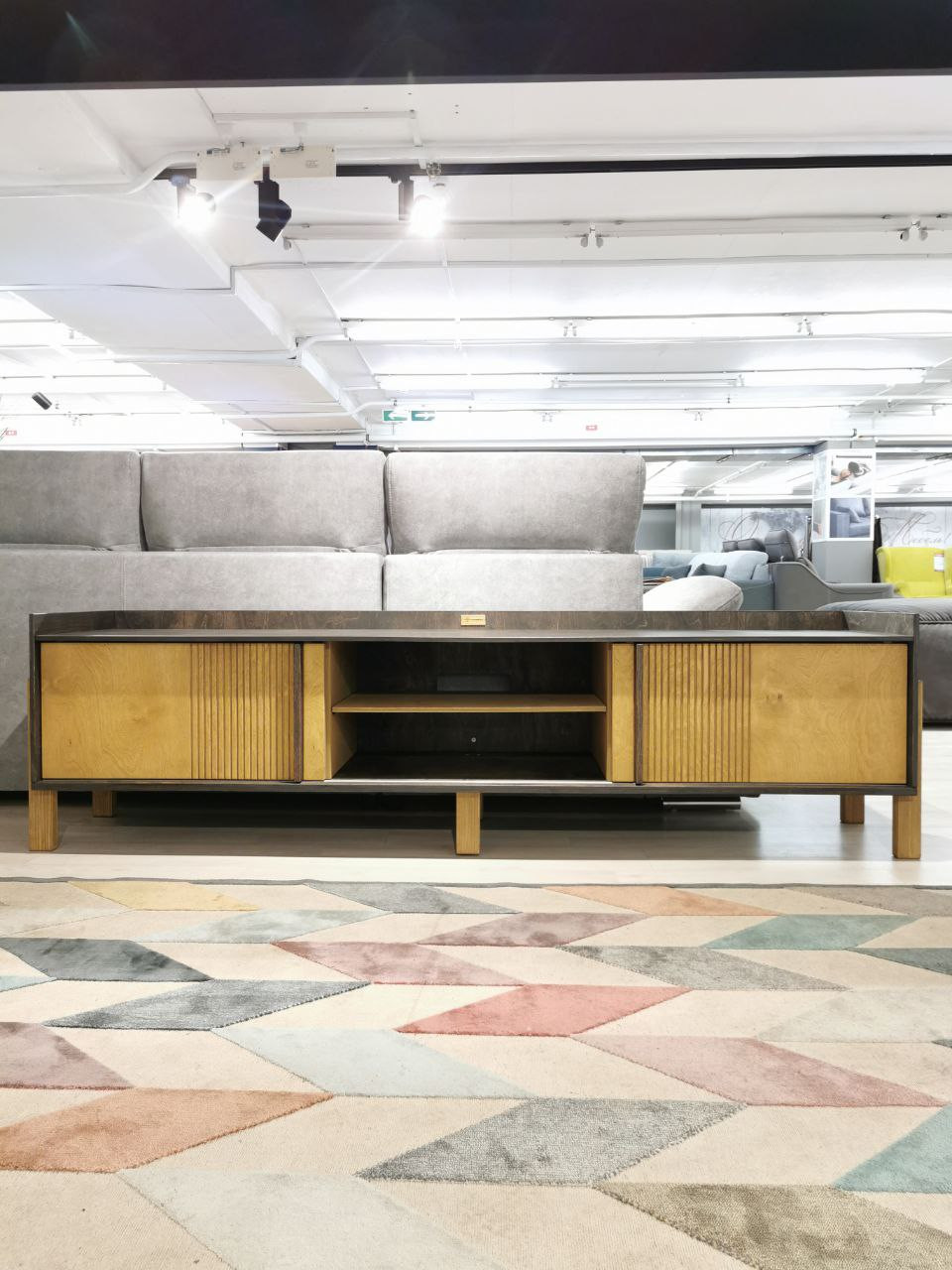 Медиа консоль "Wood Relief"