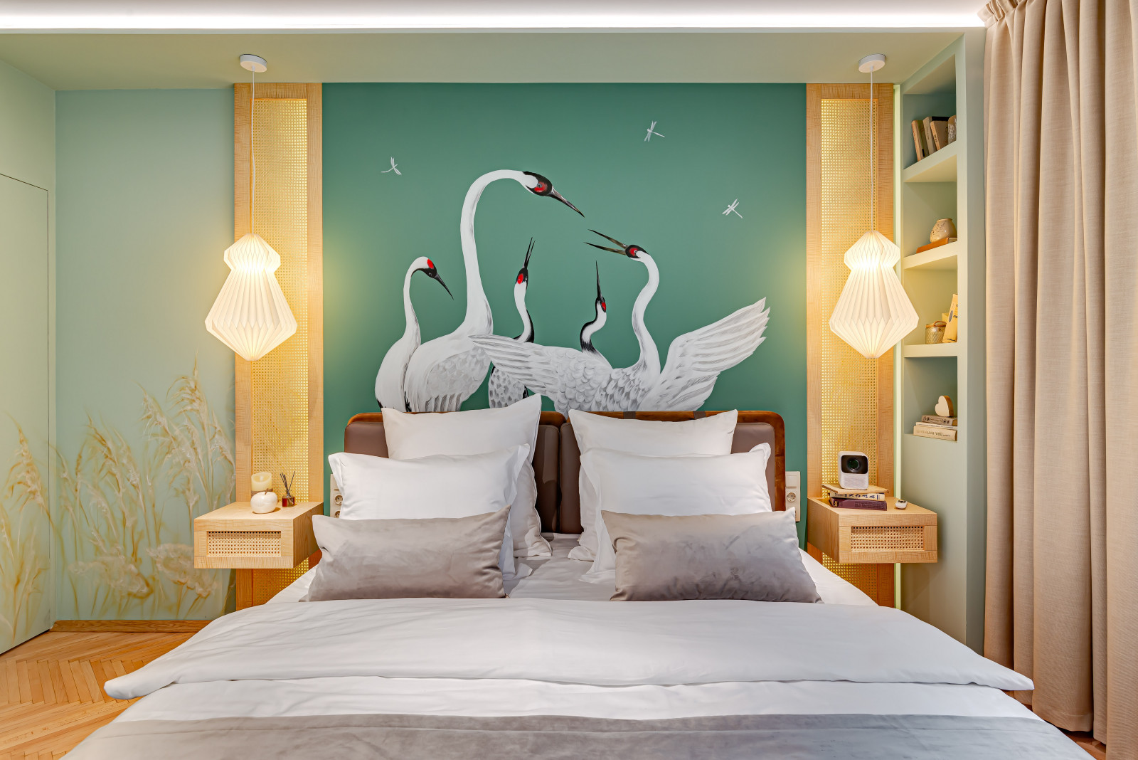 Спальня с журавлями