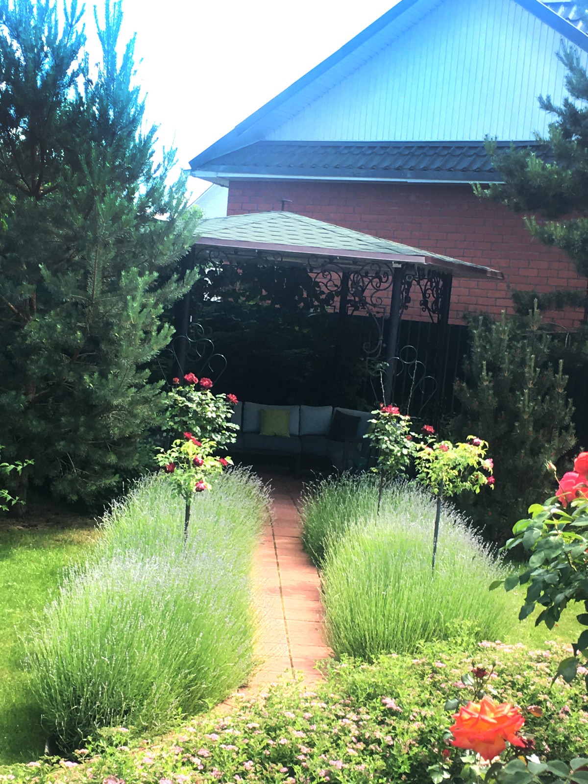 Французский садик в поселке Рыбаки Дмитровское шоссе