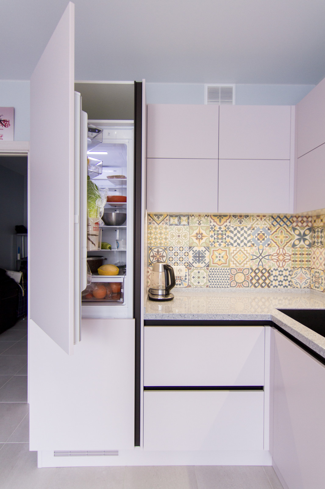 Лавадовая кухня в современном стиле