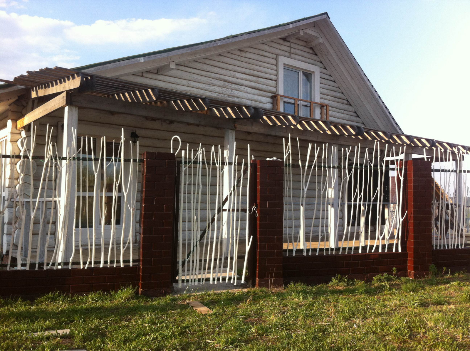 Деревянный дом-дача  ручной рубки