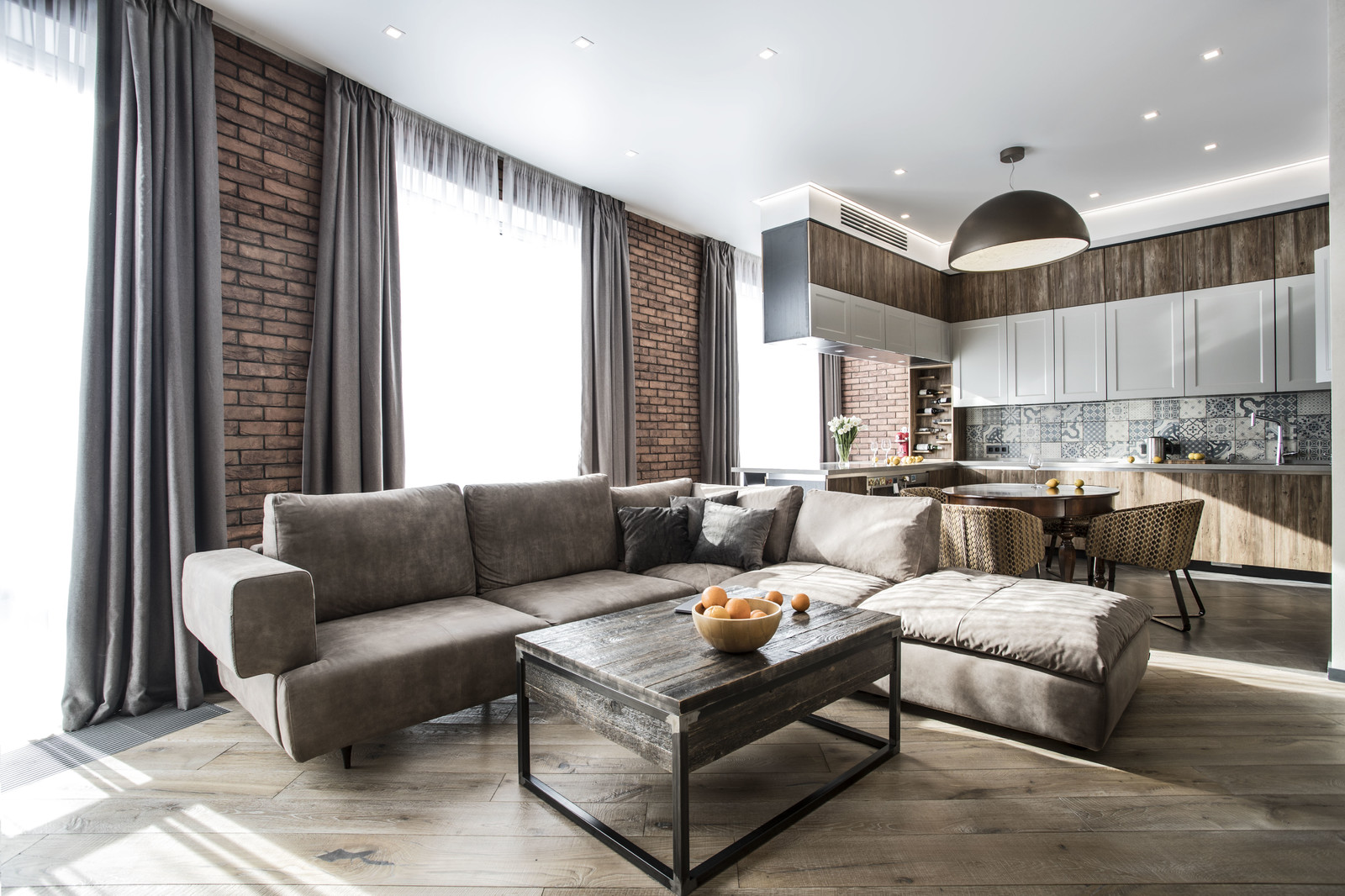 Обложка альбома: зал