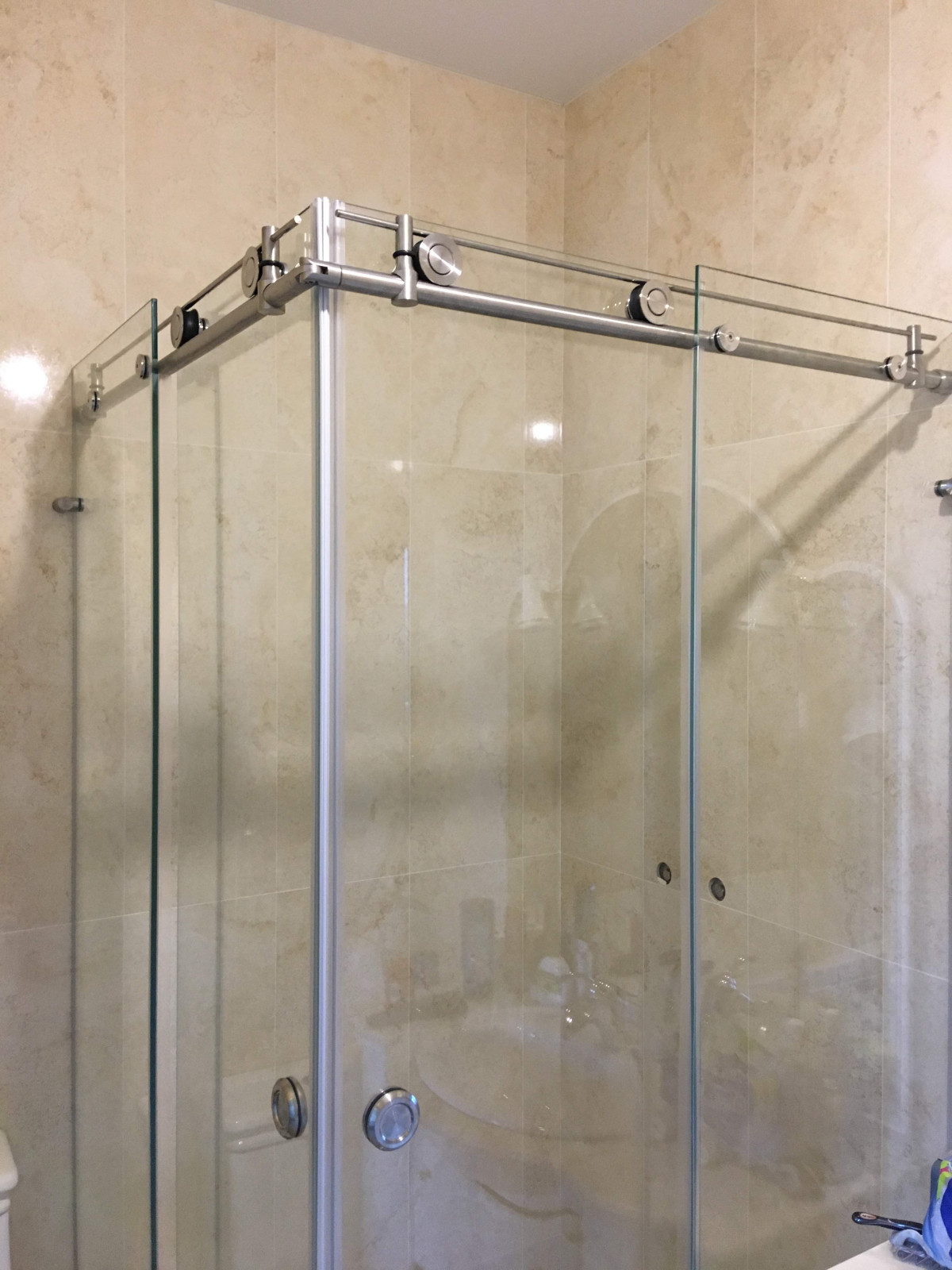 Душевой уголок с раздвижными створками