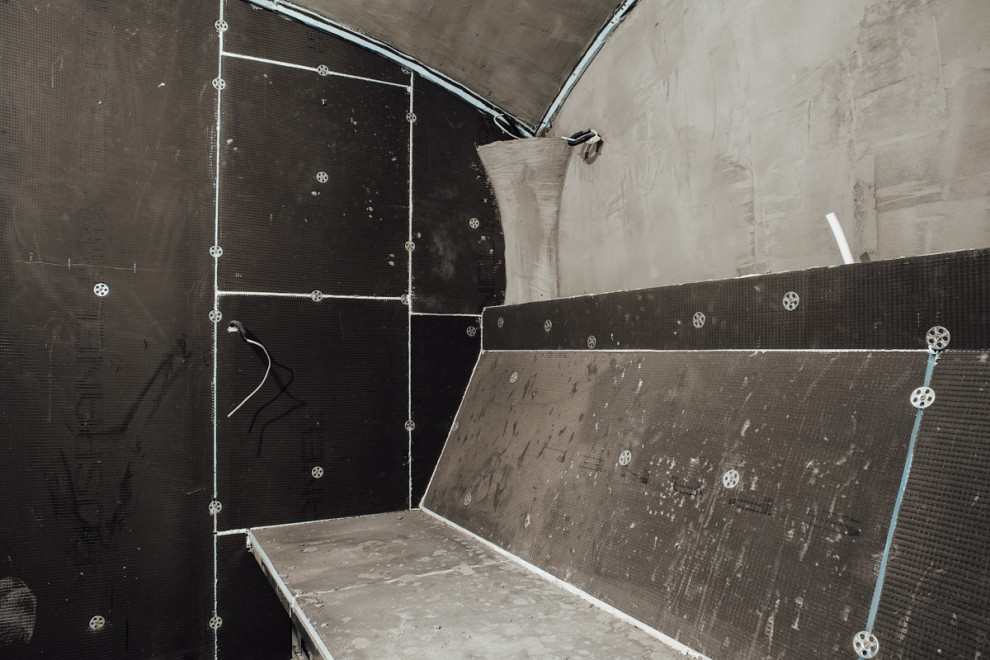 Обшивка хамама панелями.