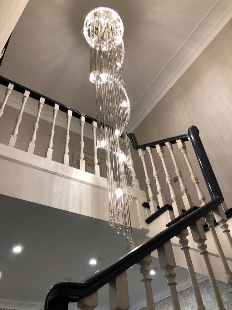 Лестница из дуба в лофте