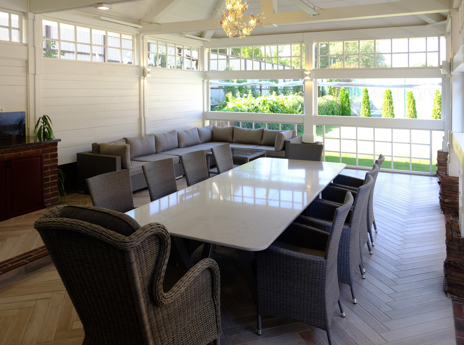 Беседка на загородном участке