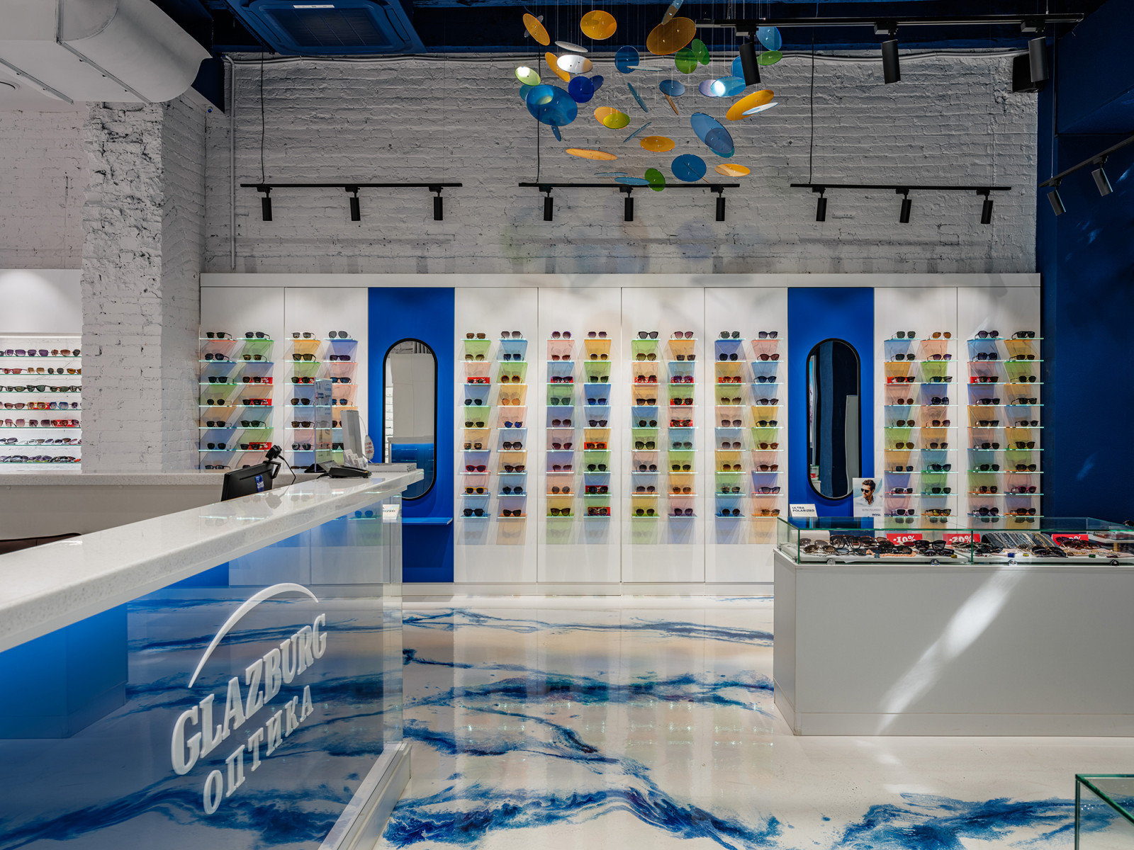 Дизайн интерьера магазина оптики