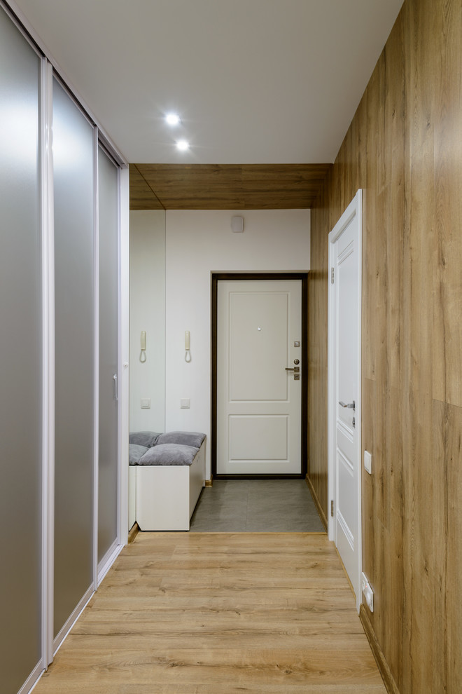 Камень и дерево в центре Сибири