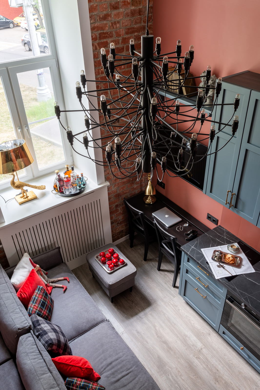 Студия со вторым уровнем