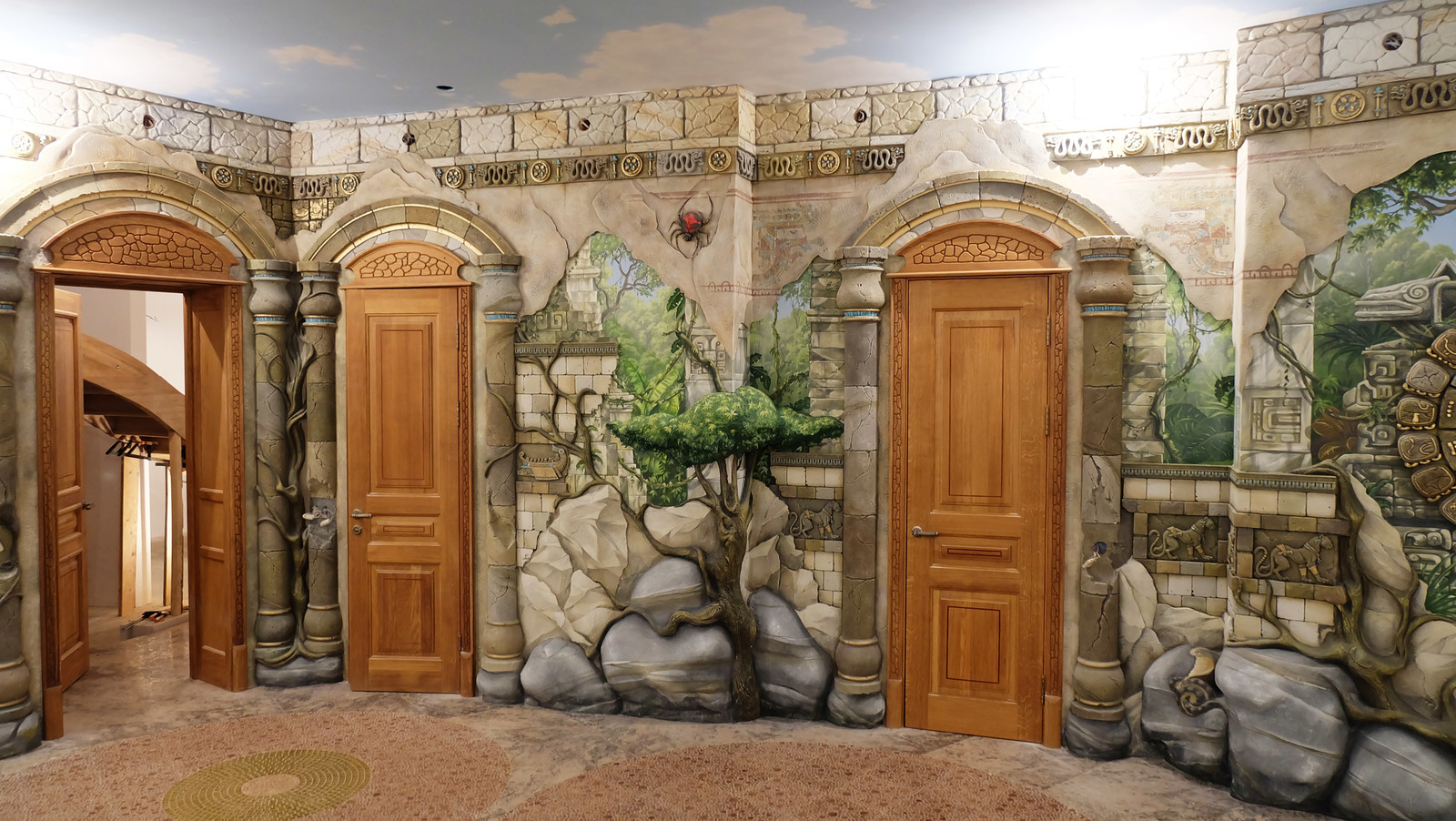 бассейн в стиле древних майя