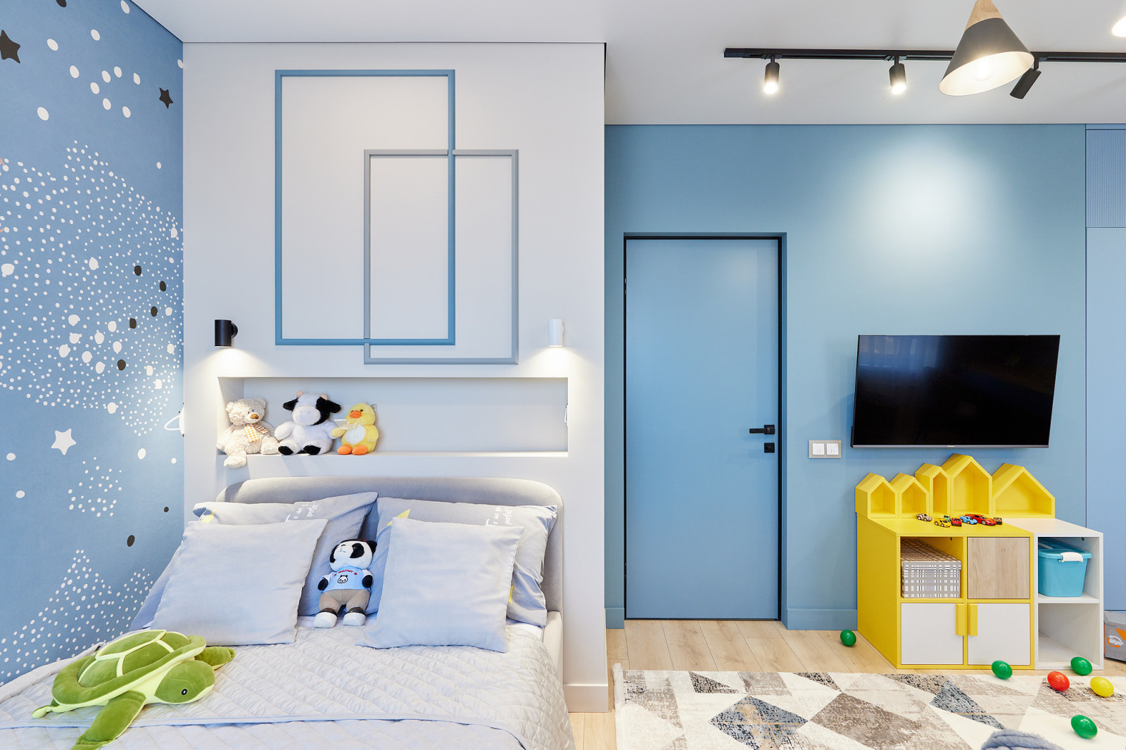 Проект двухкомнатной квартиры LIFE LOVE SHINE