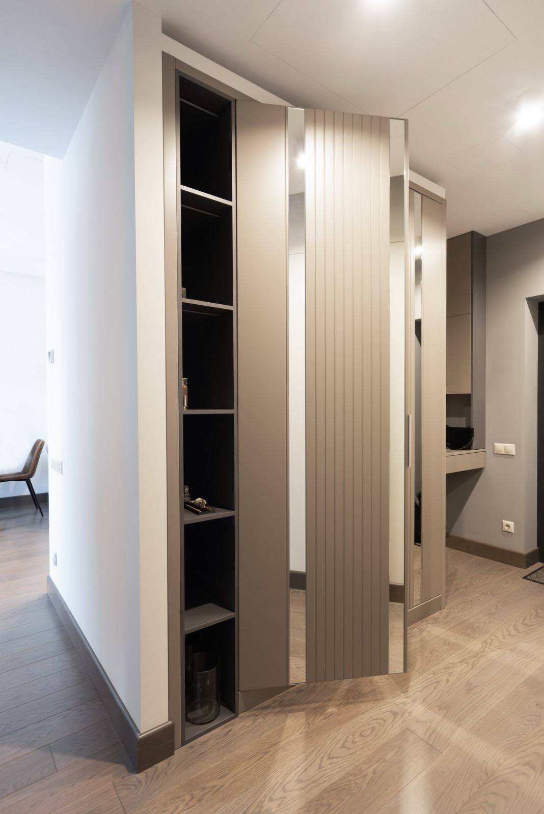 Шкаф в прихожую