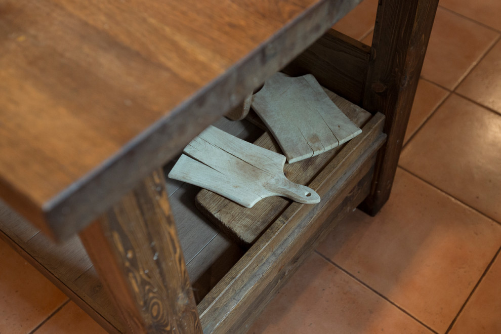 В гостях: Дача в семейной библиотеке для большой семьи