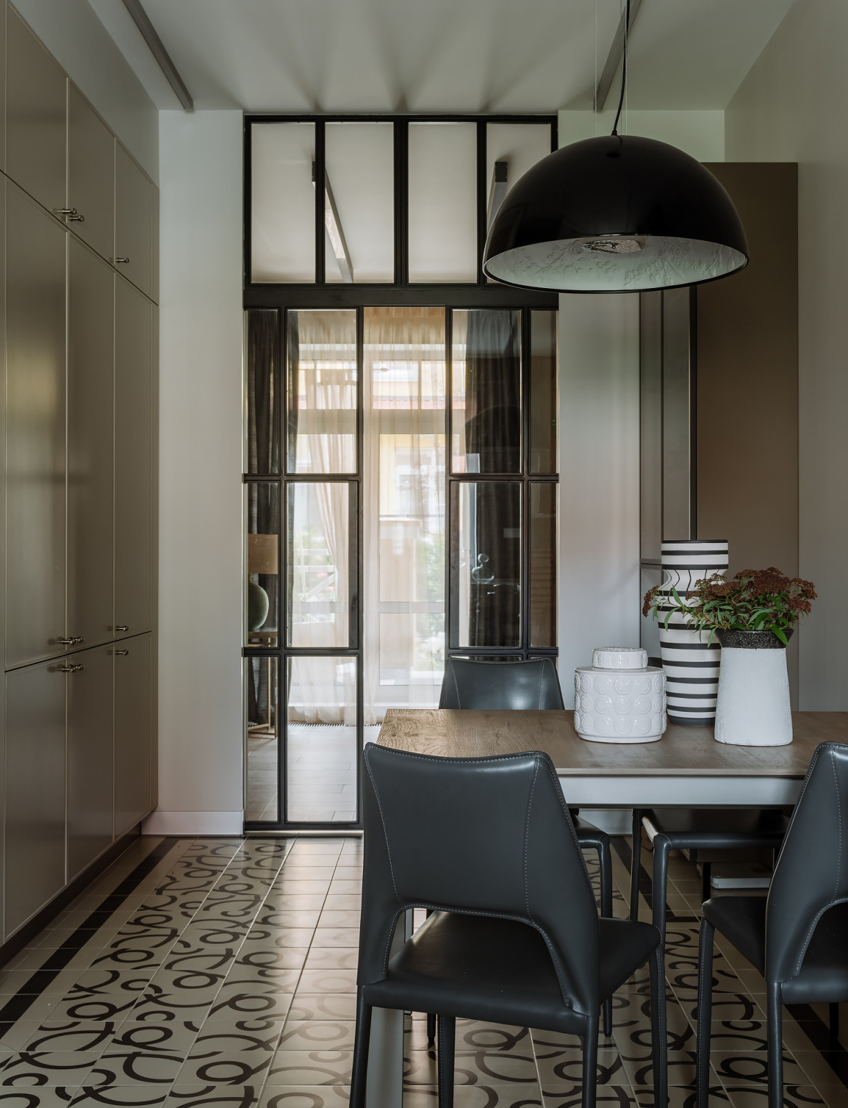 Houzz тур: Таунхаус с детскими-капсулами и фамильным шкафом