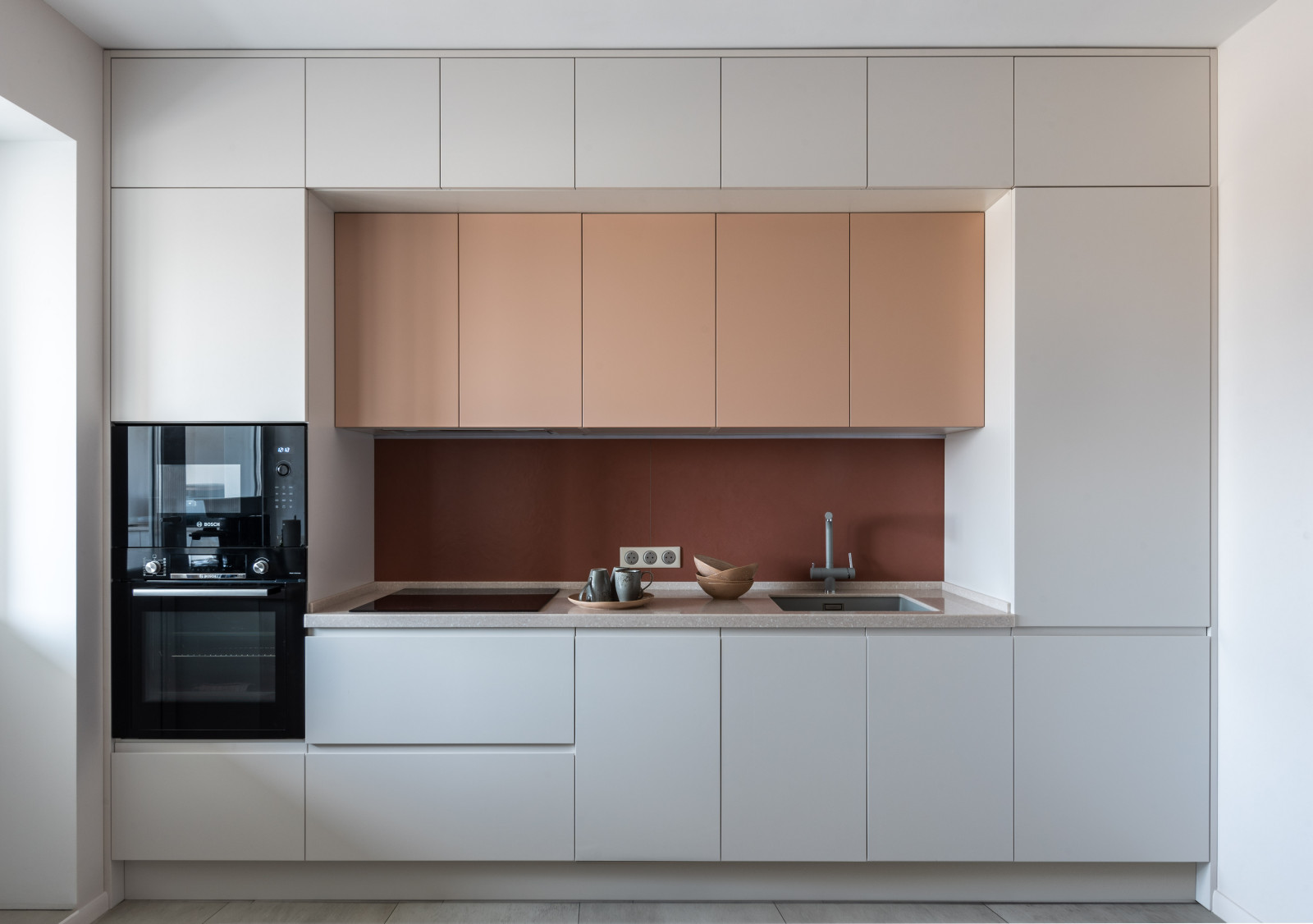 Кухня с терракотовыми оттенками