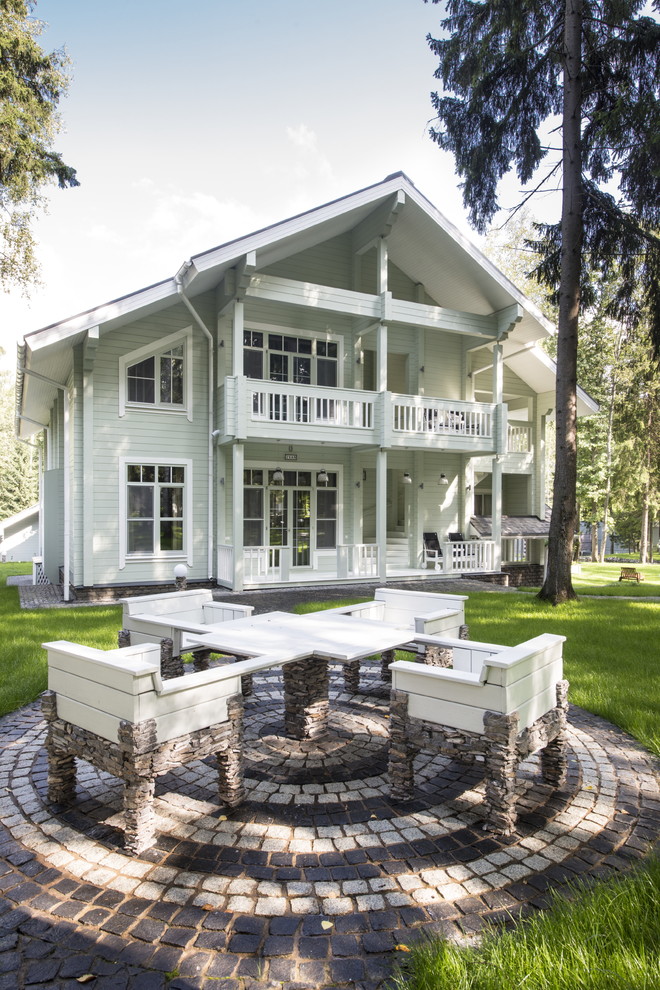 Под одной крышей