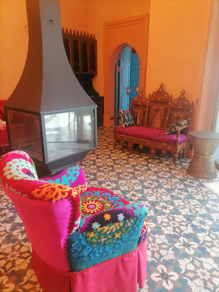 Интерьер дома в восточном стиле с бассейном и хаммамом