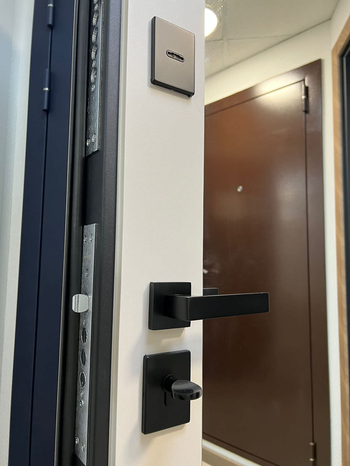 Интерьер магазина-салона Киров, Герцена, 88, цокольный этаж