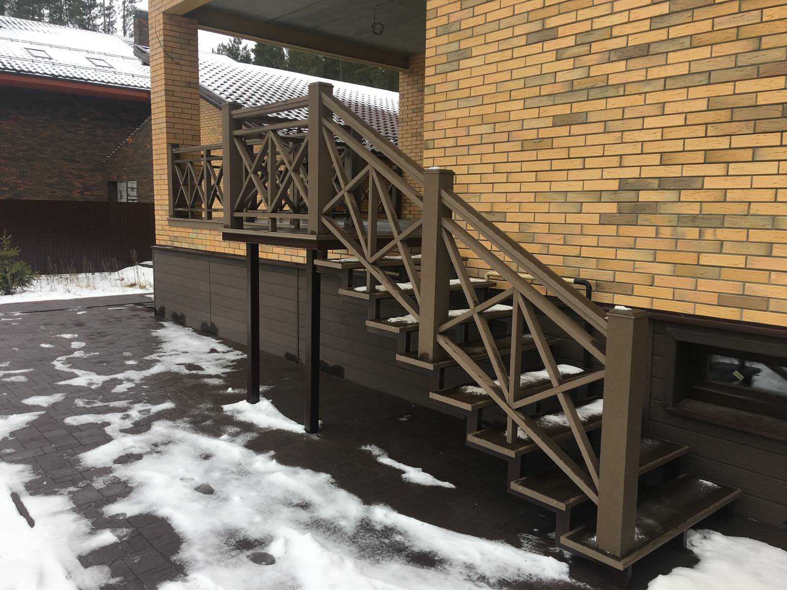 Застеклённая веранда с раздвижными створками