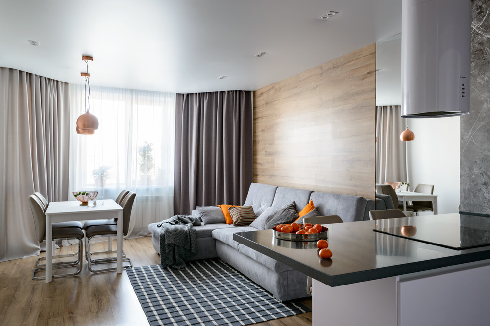 Камень и дерево в центре Сибири