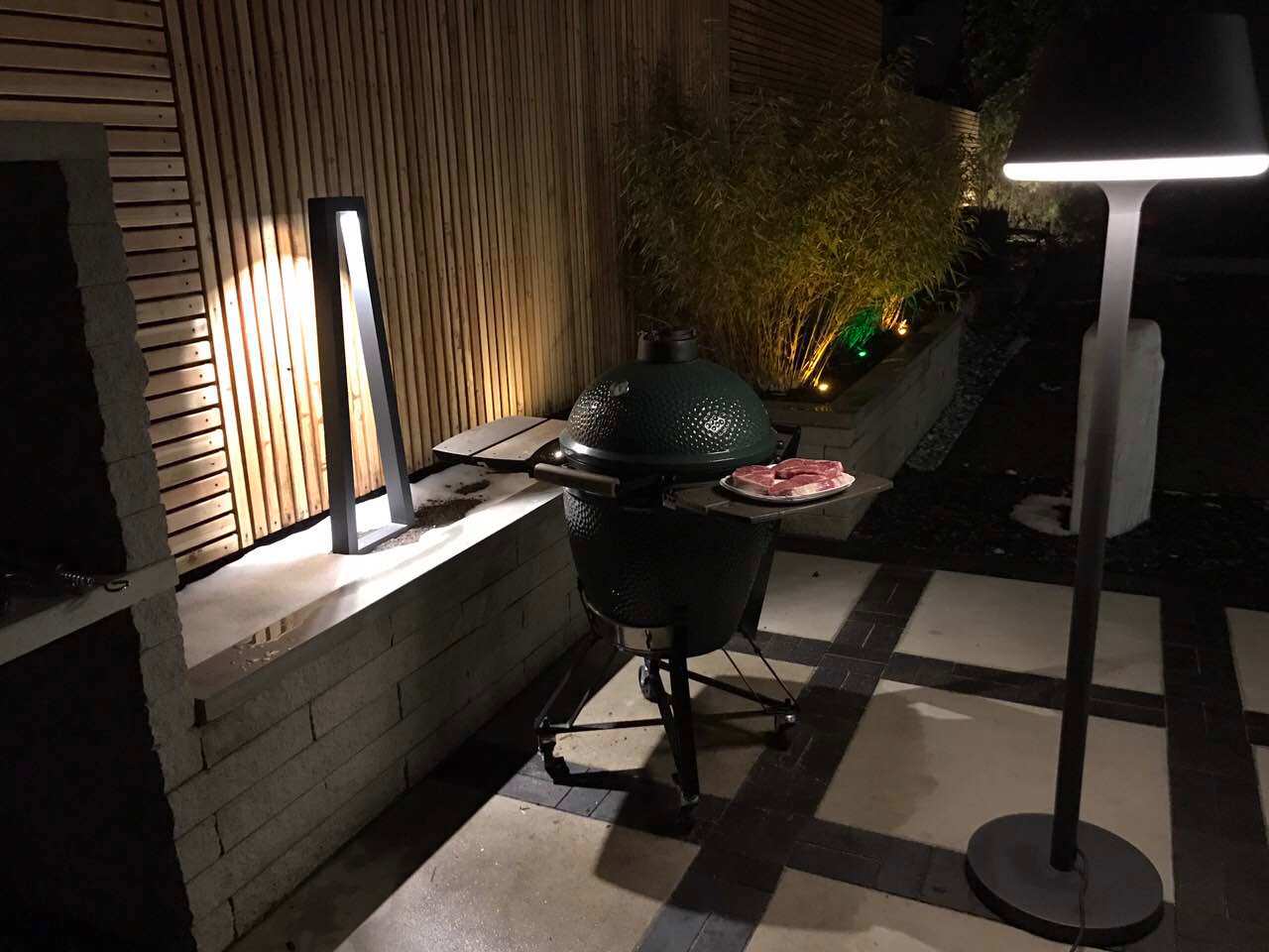 Обложка проекта: Гостиная в саду