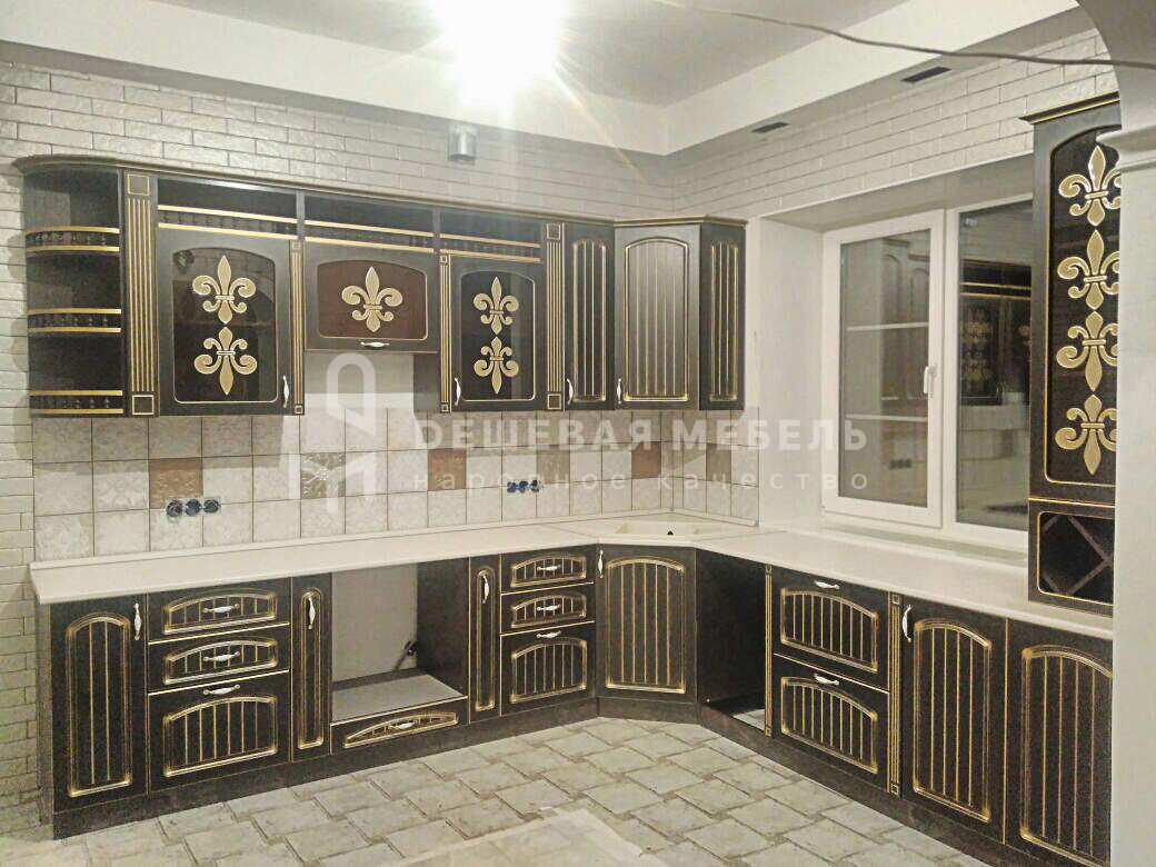 Обложка проекта: Кухня с золотой патиной "Традиция арт.97"