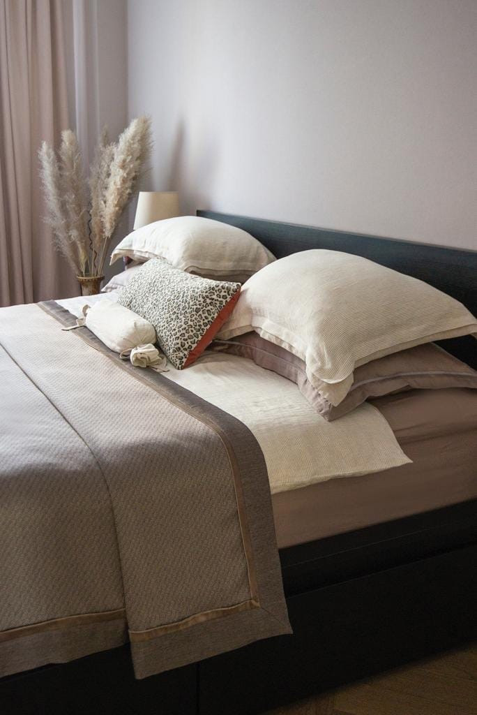 Постельное белье, покрывала, подушки