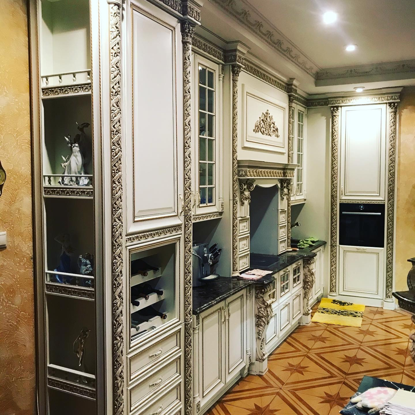 Кухня в классическом стиле (загородный дом)