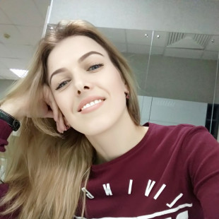 Яна Строгая