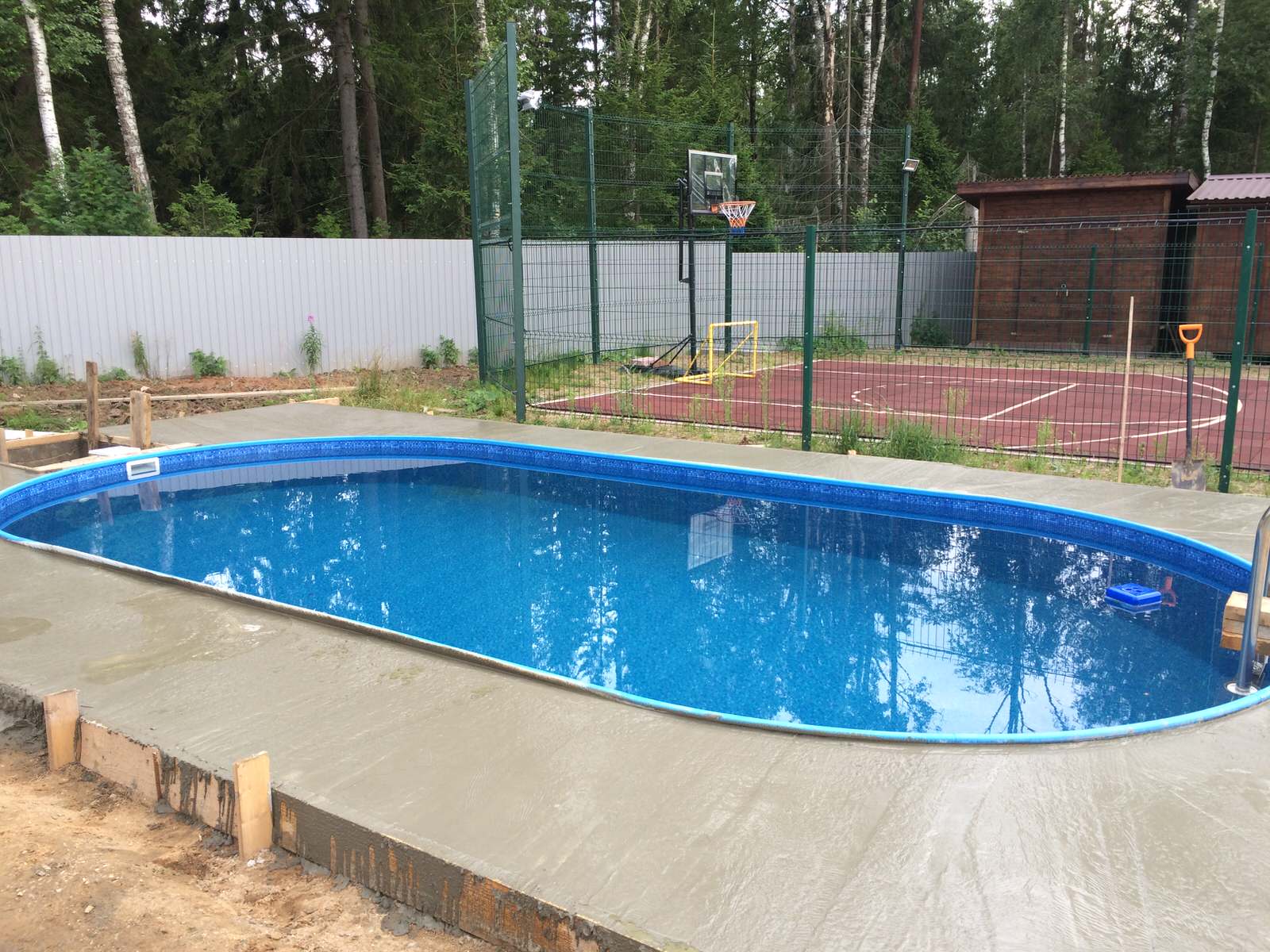 Крытый бассейн