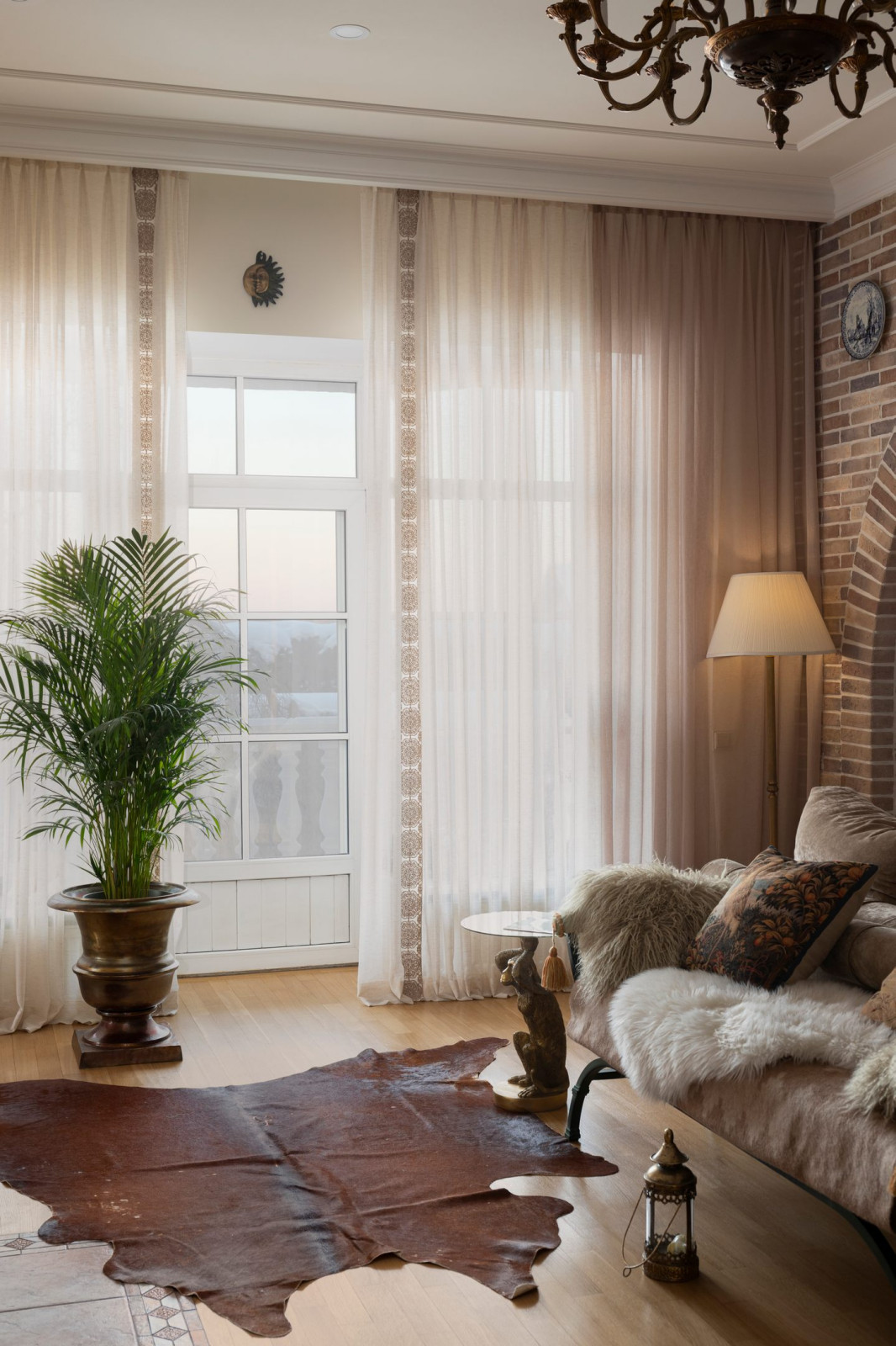 Гостиная с аркой