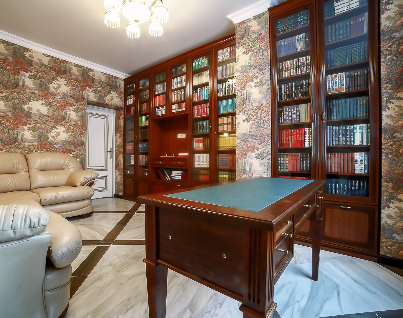 Классический интерьер трехкомнатной квартиры