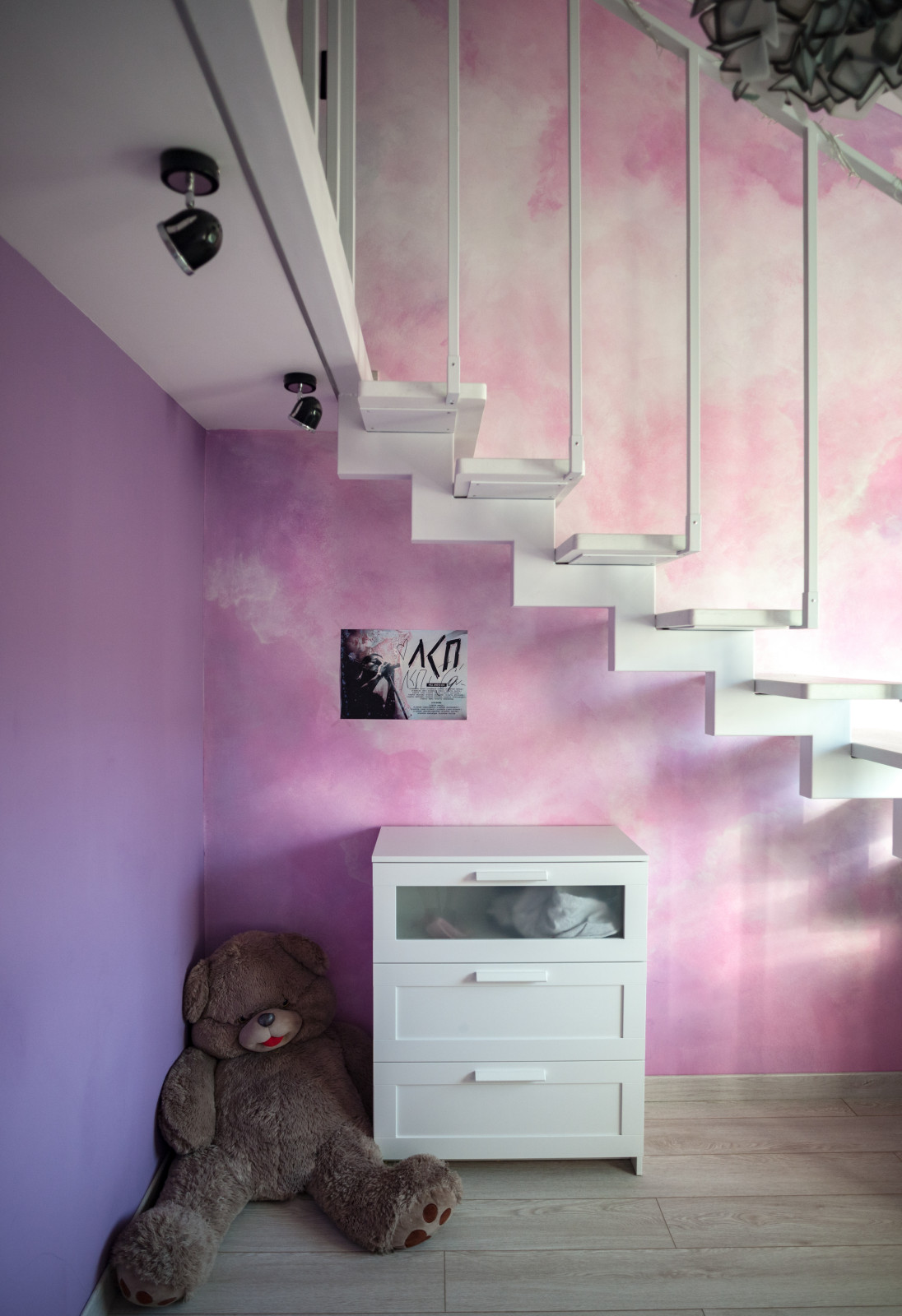 Дом с четырьмя лестницами