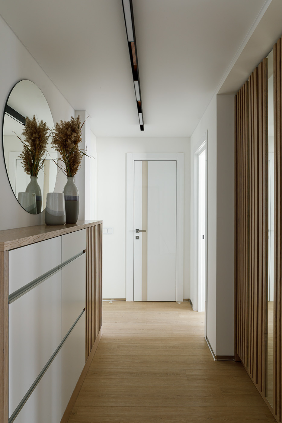 Интерьер трёхкомнатной квартиры в стиле минимализм, г. Калининград