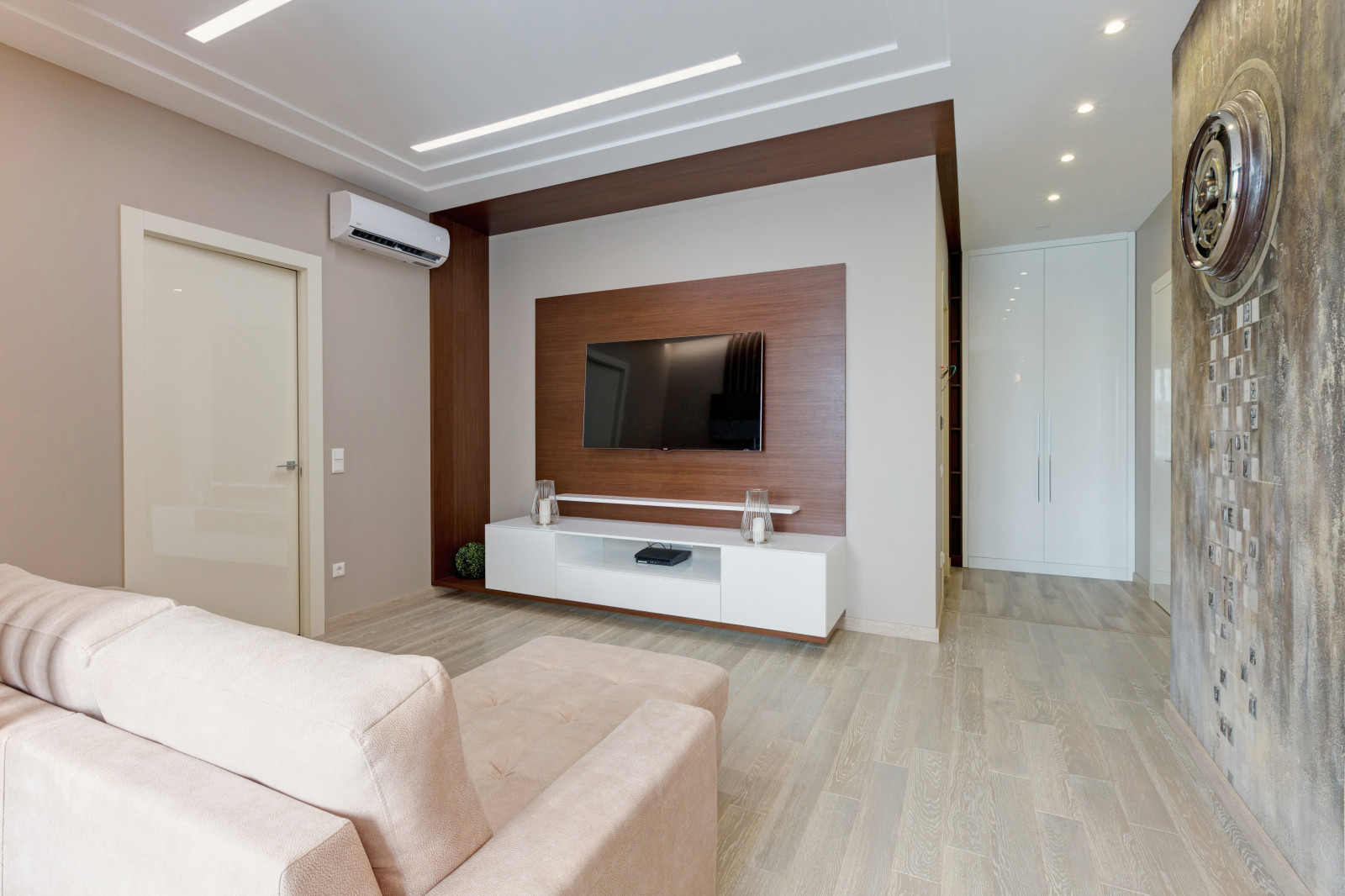 Современная квартира для небольшой семьи